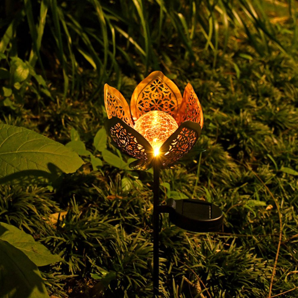 Lotus Shaped Solar Powered Lam - огляд і ціна Outdoor Lighting Ground Fixtures