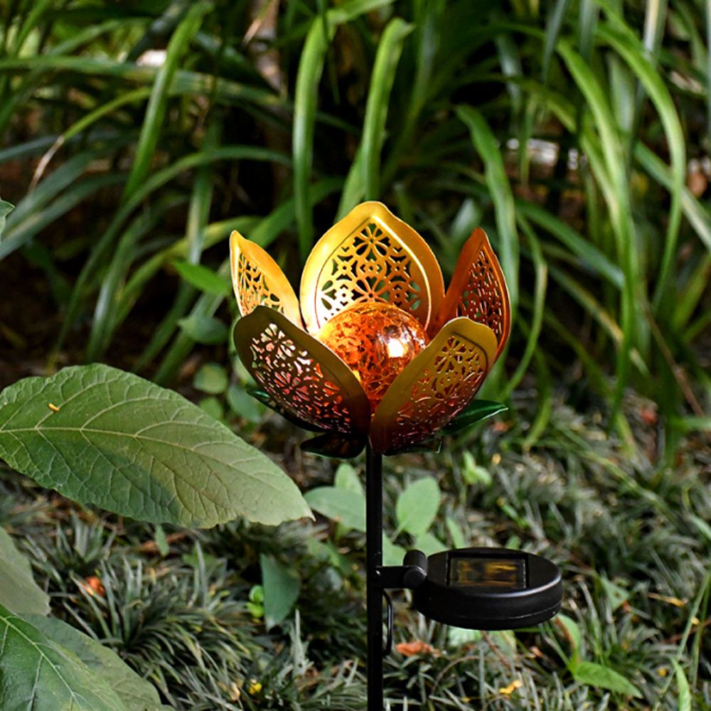 Lotus Shaped Solar Powered Lam - огляд і ціна Outdoor Lighting Ground Fixtures