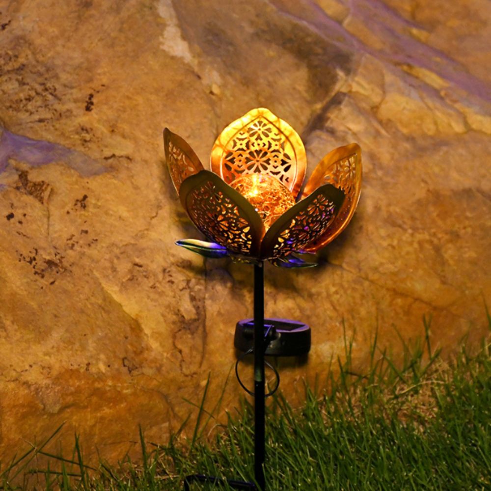 Lotus Shaped Solar Powered Lam - огляд і ціна Outdoor Lighting Ground Fixtures
